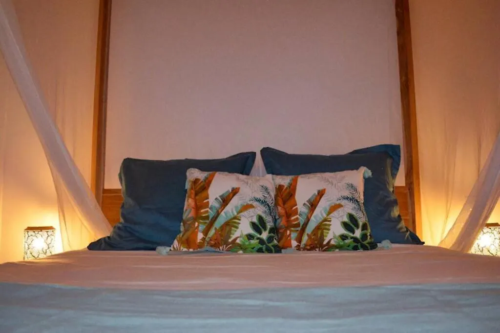 Le Colibri D'Acomat - Gite Avec Piscine Privee Pointe-Noire Holiday home