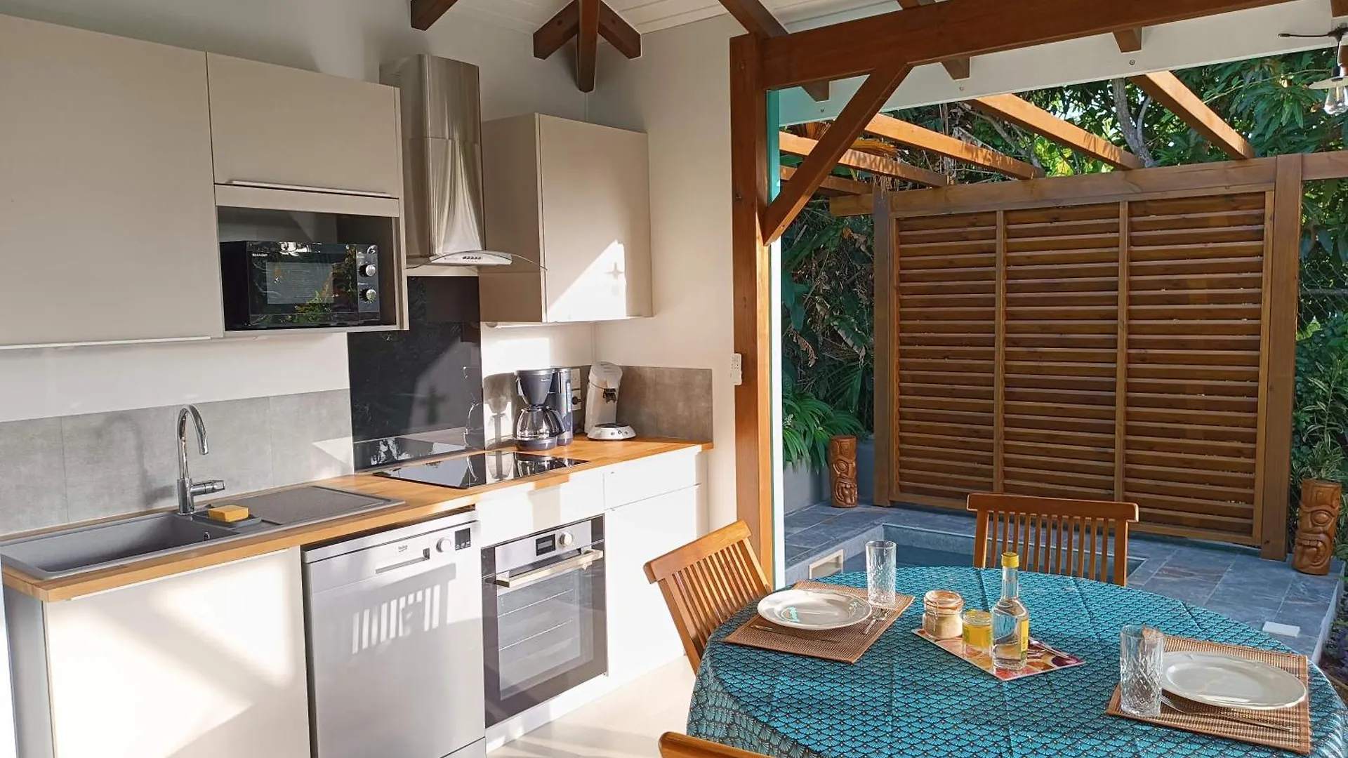 Holiday home Le Colibri D'Acomat - Gite Avec Piscine Privee Pointe-Noire